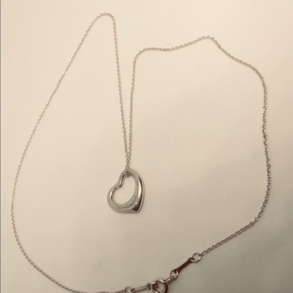 TIFFANY & CO silver heart charm pendant necklace - Picture 2 of 5